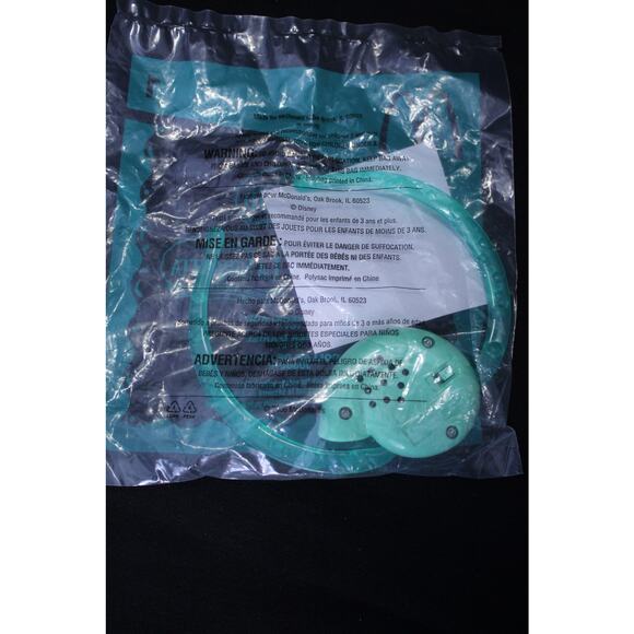 Vintage Little Mermaid Ariel shell necklace toy Disney McDonalds 2006 - Picture 3 of 4